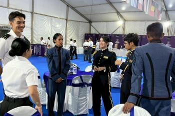 各国士官候補生との交流のサムネイル画像