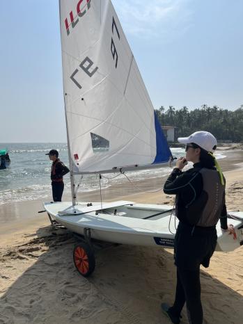 出艇待ちの光永・本庄学生