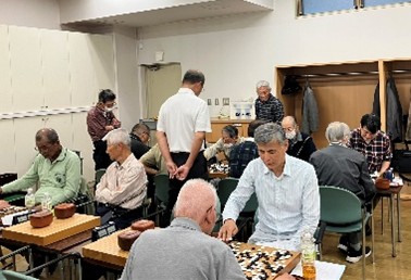 ★対局を終え他の対局を観戦したり、終局後時間まで再度対局する選手