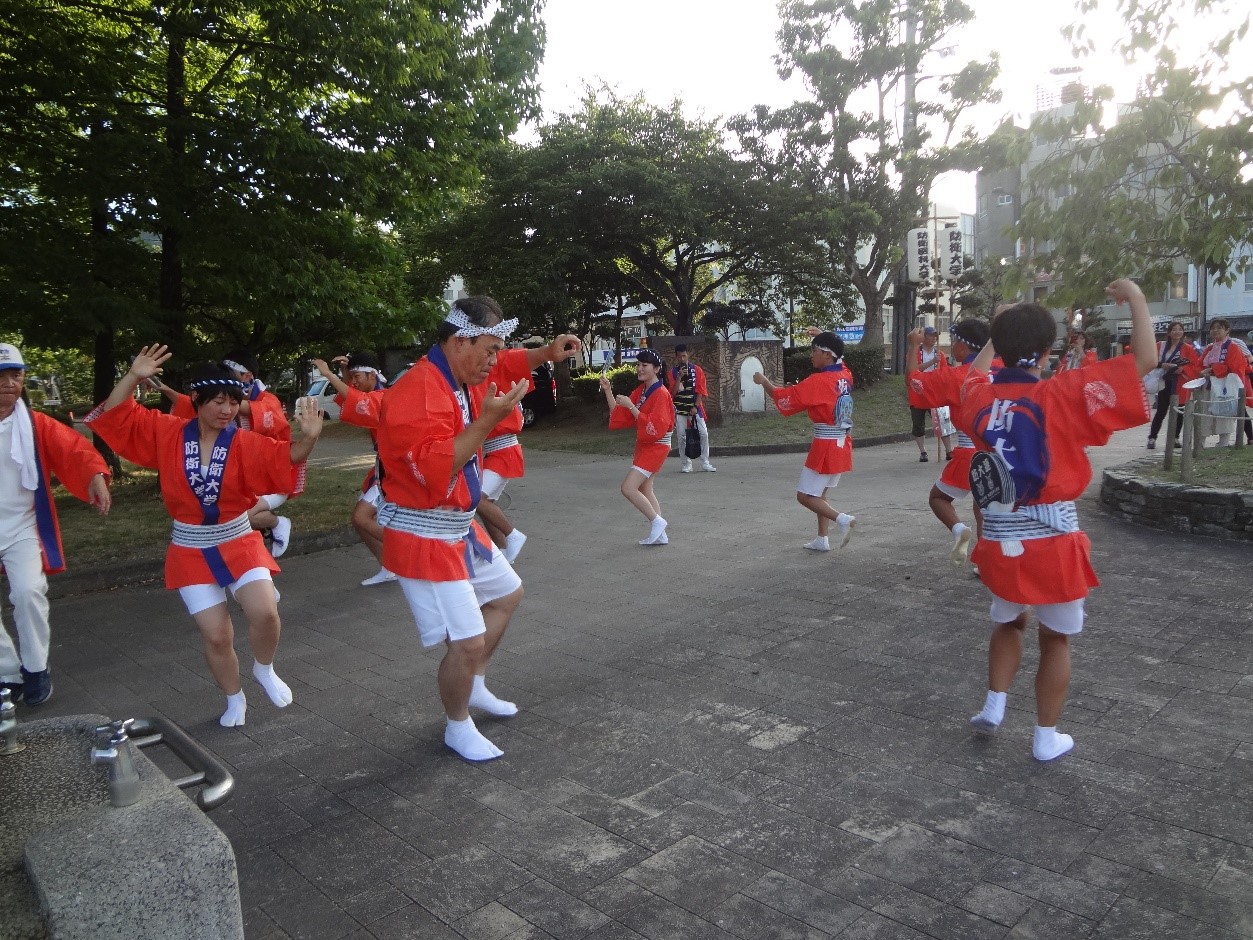 https://www.bodaidsk.com/news_topics/images/tokushima-awaodori-02.jpg