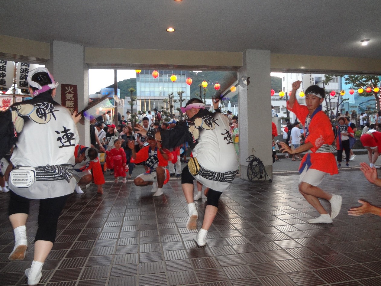 https://www.bodaidsk.com/news_topics/images/tokushima-awaodori-03.jpg